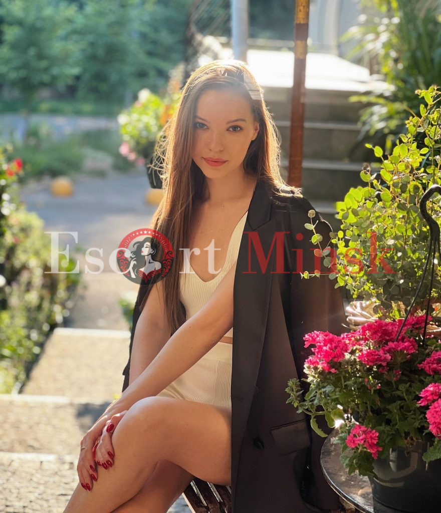 Элина Элитная проститутка Минска — 18 лет, грудь 1 размера, рост 169, вес 54