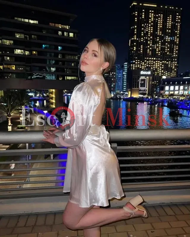  Элитная проститутка Минска — 25 лет, грудь 1 размера, рост 168, вес 54
