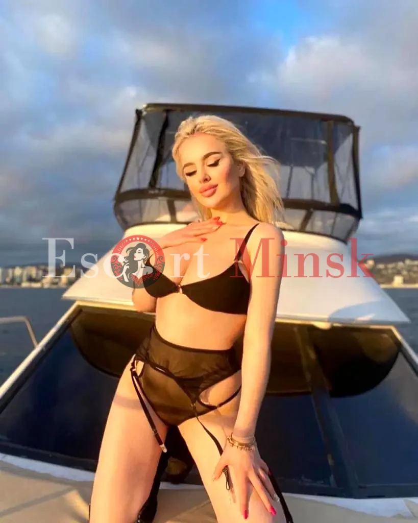  Элитная проститутка Минска — 21 год, грудь 4 размера, рост 175, вес 55