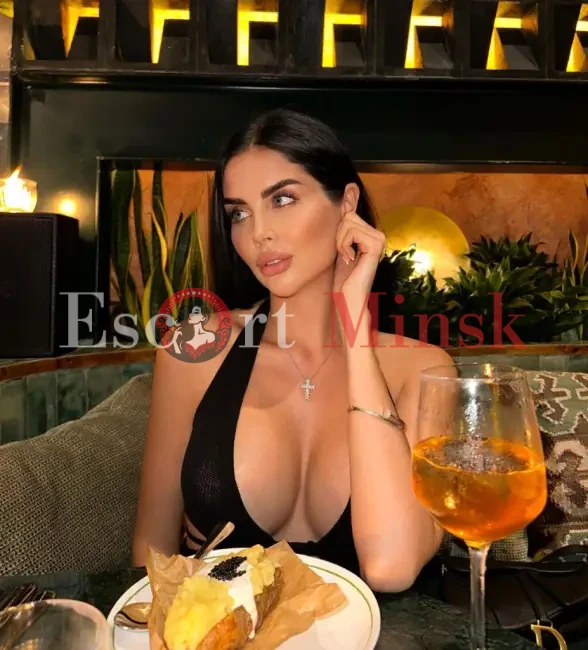  Элитная проститутка Минска — 25 лет, грудь 3 размера, рост 176, вес 62