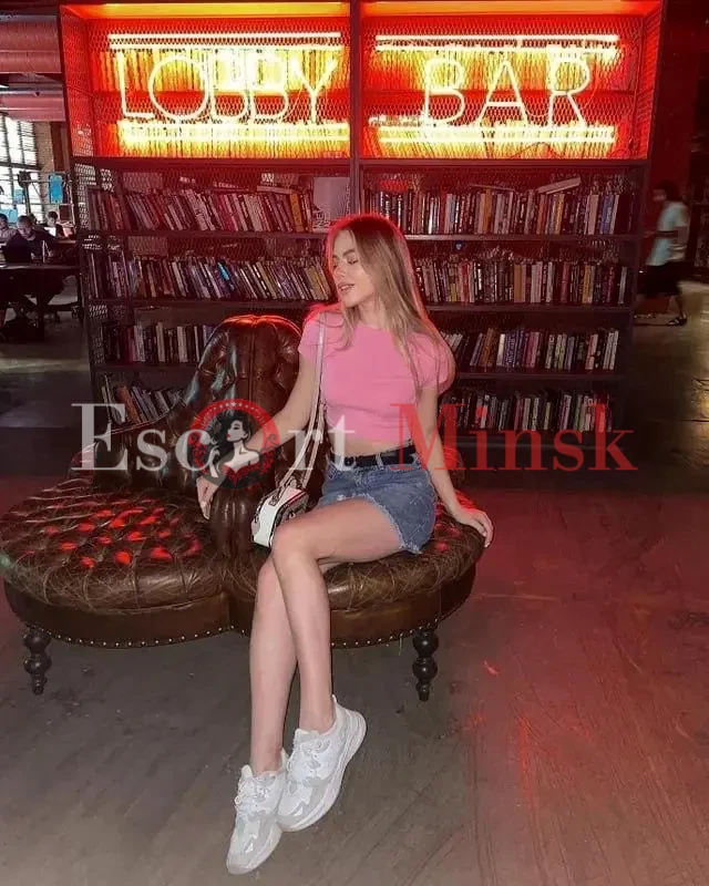  Элитная проститутка Минска — 25 лет, грудь 1 размера, рост 168, вес 54