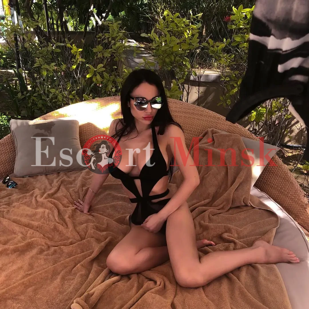  Элитная проститутка Минска — 24 года, грудь 4 размера, рост 169, вес 62