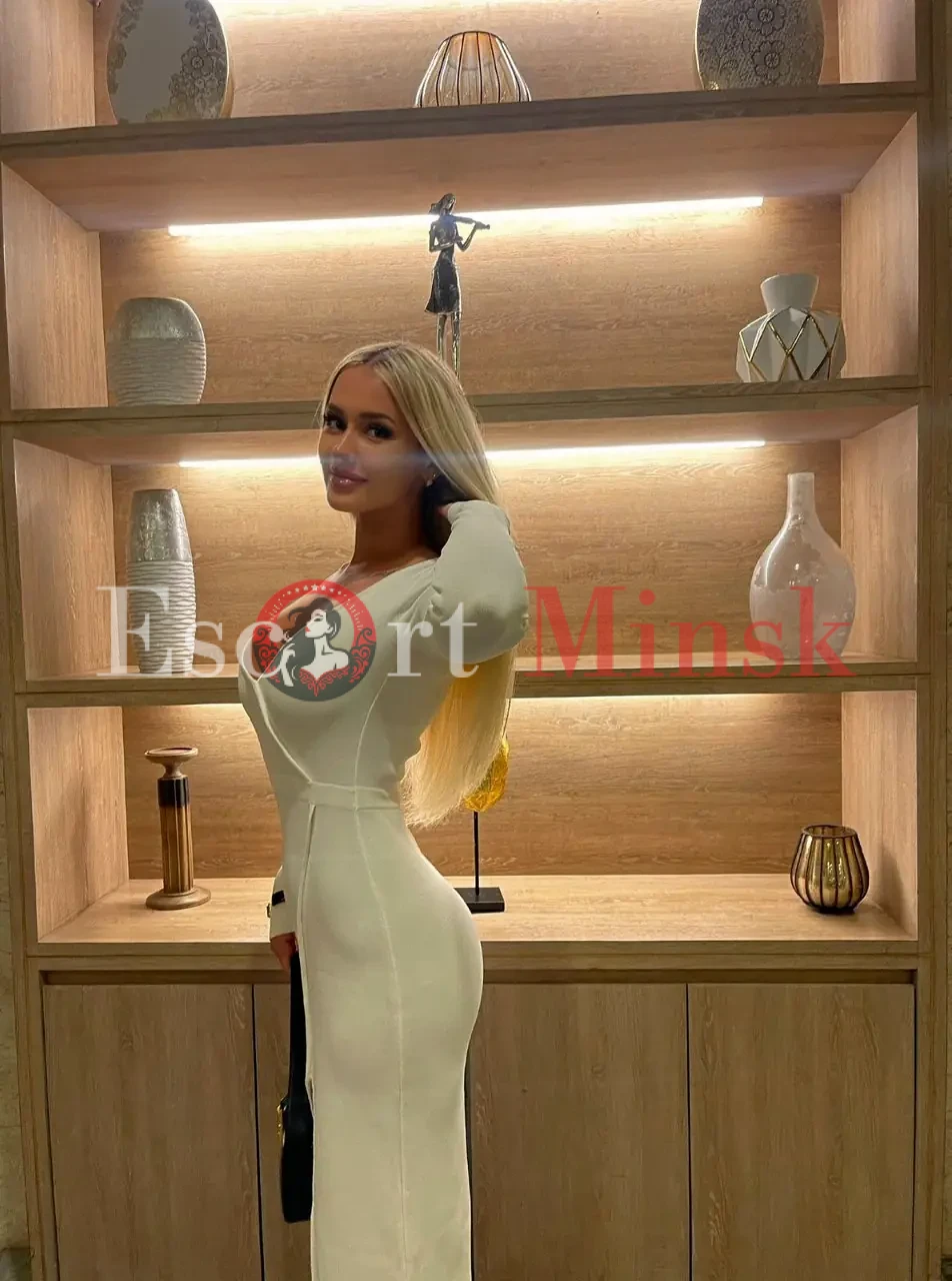  Элитная проститутка Минска — 25 лет, грудь 3 размера, рост 167, вес 51