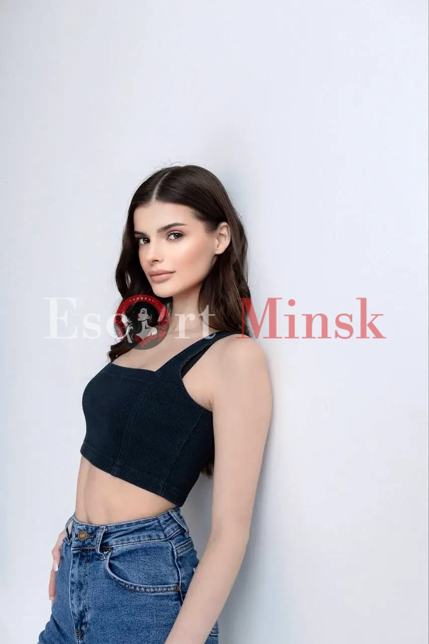  Элитная проститутка Минска — 19 лет, грудь 2 размера, рост 171, вес 52