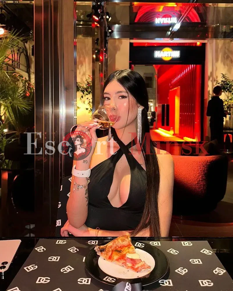  Элитная проститутка Минска — 23 года, грудь 2 размера, рост 167, вес 48