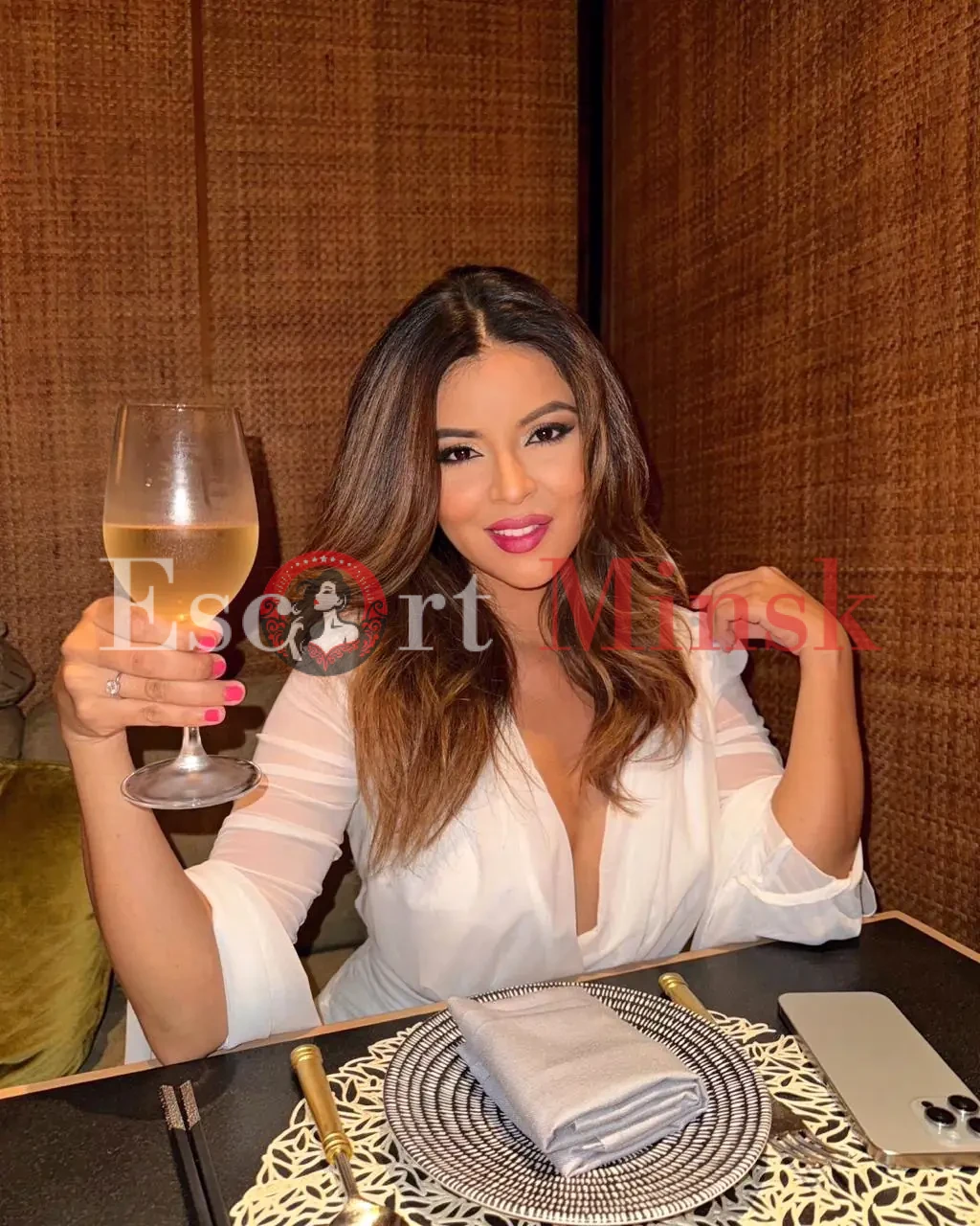  Элитная проститутка Минска — 26 лет, грудь 1 размера, рост 165, вес 49