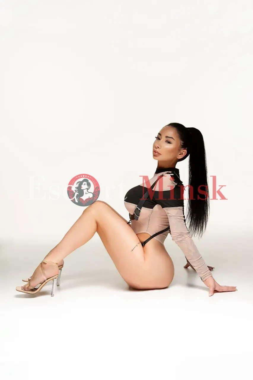  Элитная проститутка Минска — 25 лет, грудь 3 размера, рост 165, вес 55