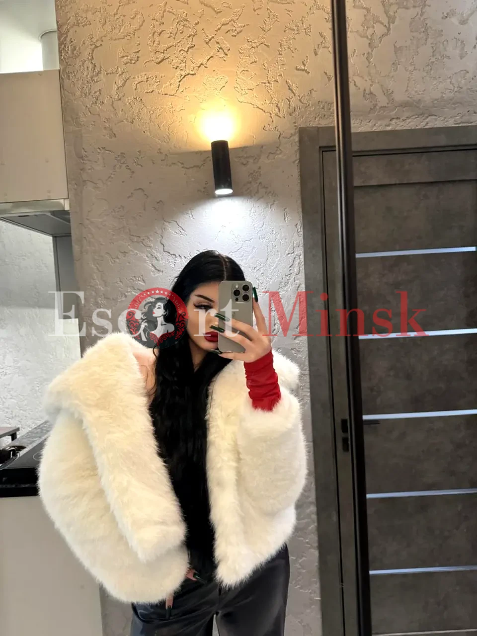  Элитная проститутка Минска — 18 лет, грудь 3 размера, рост 170, вес 63
