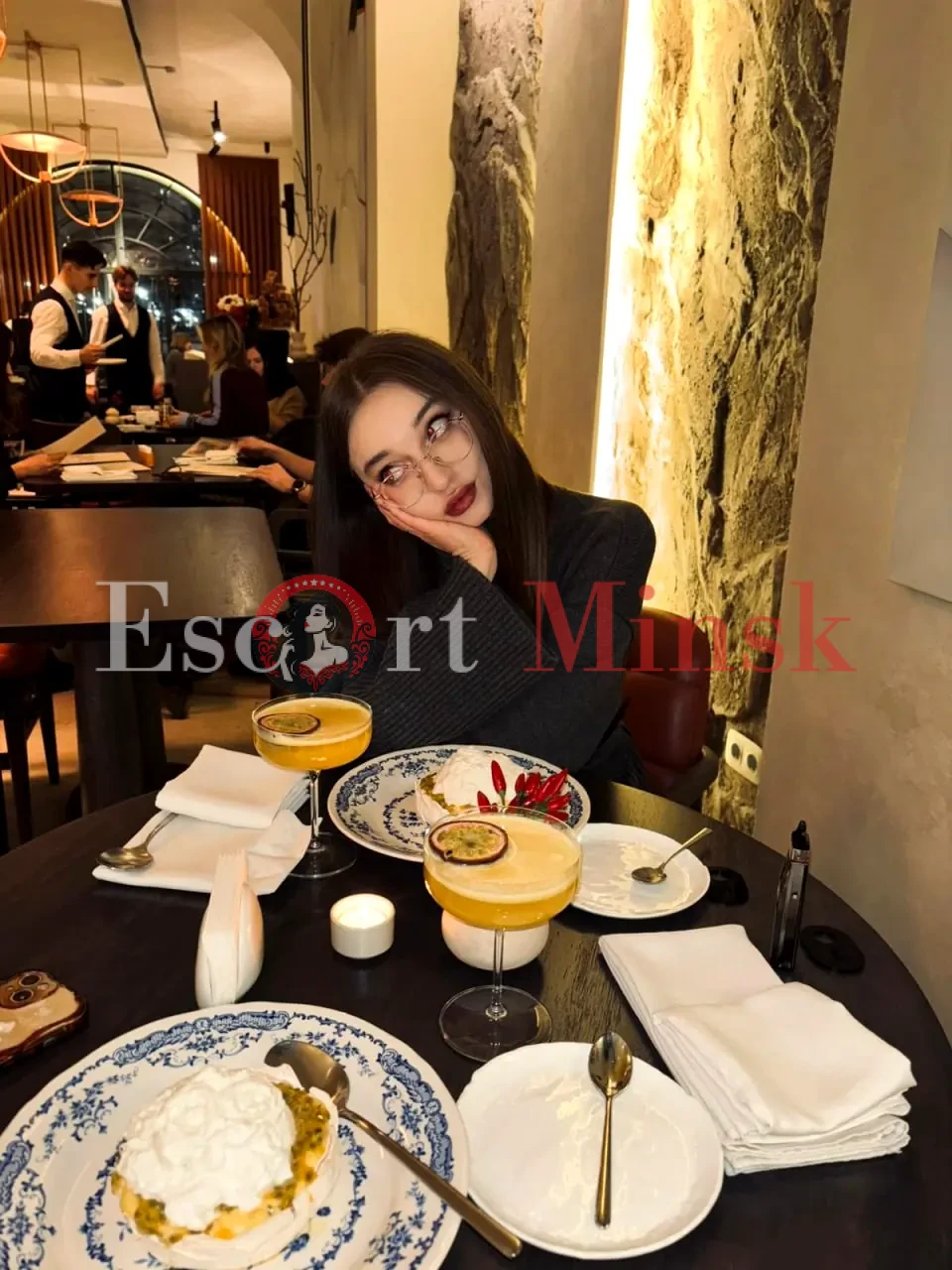  Элитная проститутка Минска — 19 лет, грудь 2 размера, рост 170, вес 53