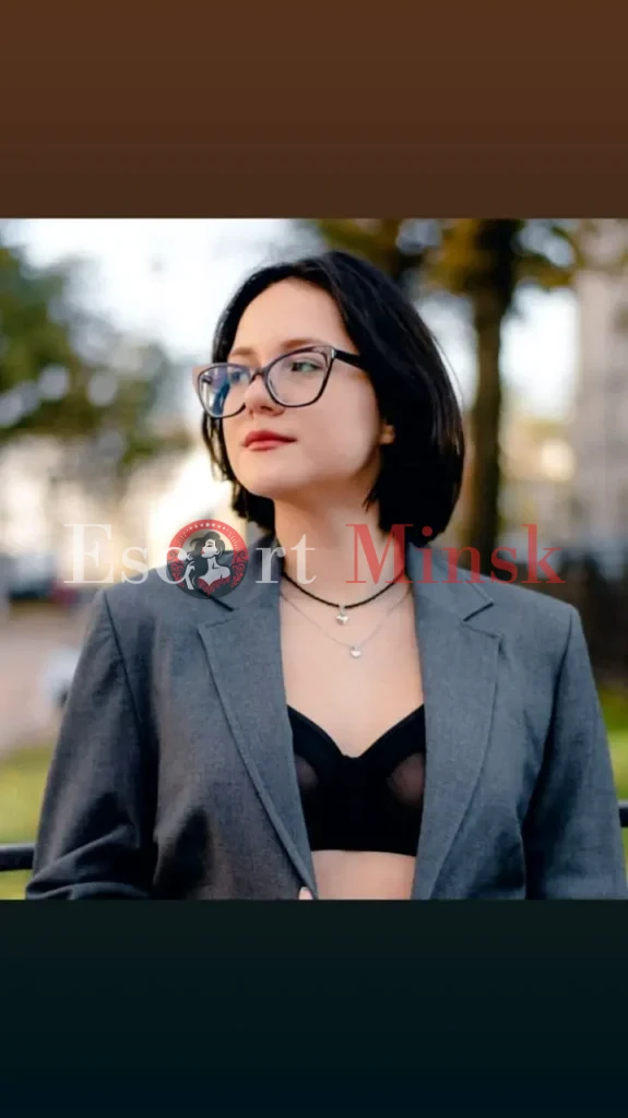 Регина Элитная проститутка Минска — 18 лет, грудь 3 размера, рост 163, вес 65