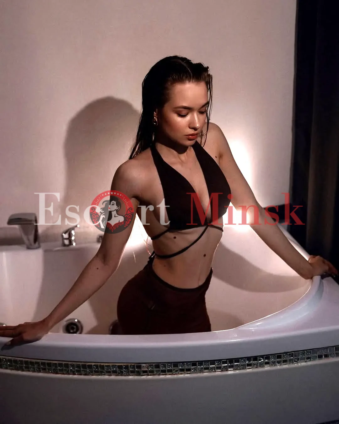  Элитная проститутка Минска — 18 лет, грудь 2 размера, рост 164, вес 48