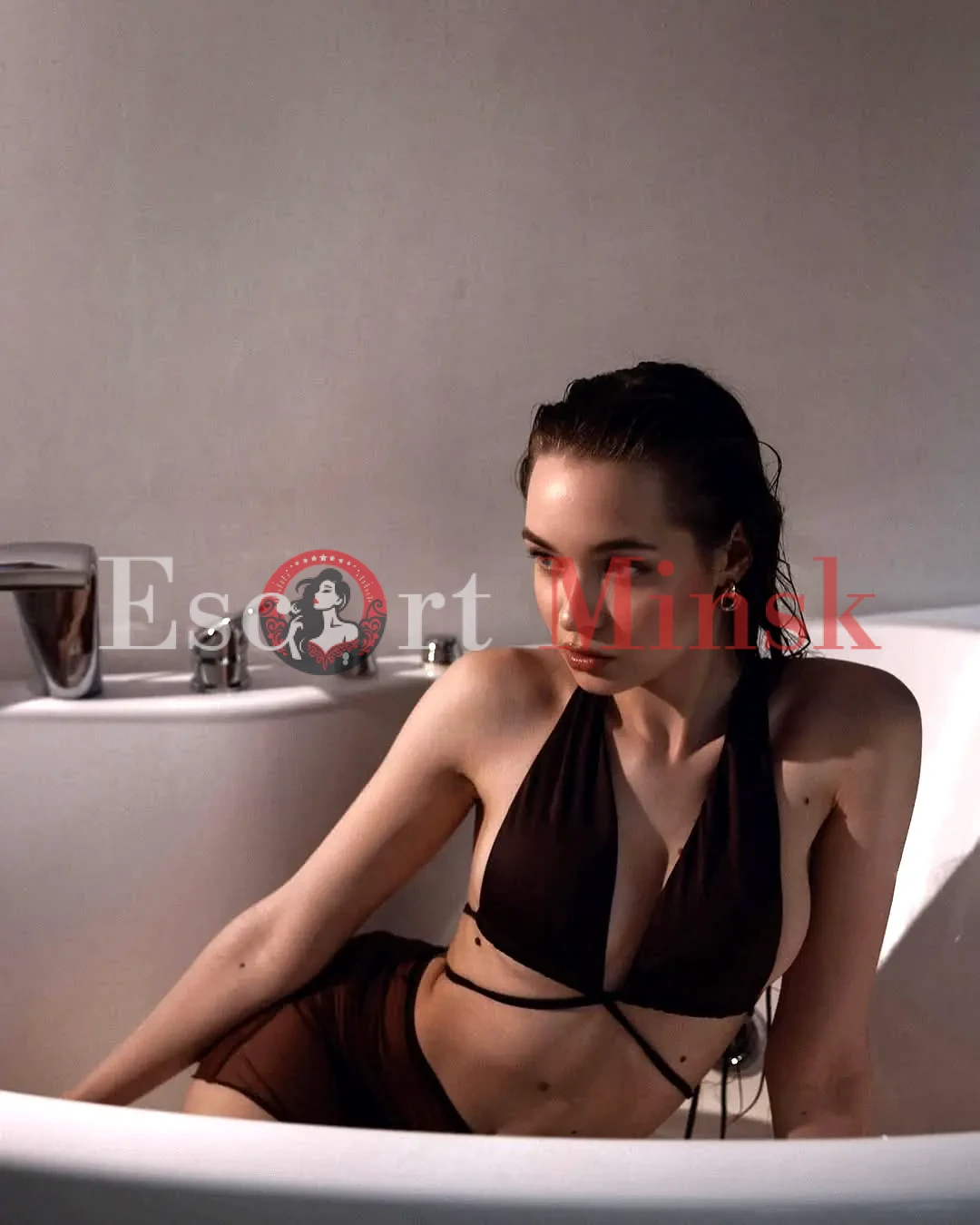  Элитная проститутка Минска — 18 лет, грудь 2 размера, рост 164, вес 48