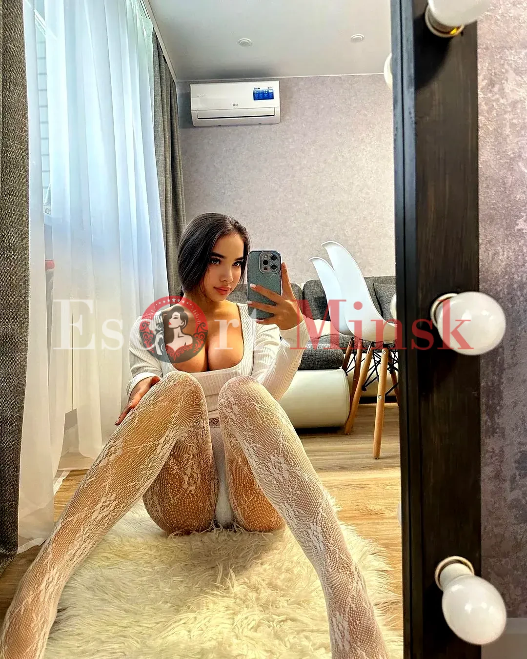  Элитная проститутка Минска — 18 лет, грудь 4 размера, рост 159, вес 48