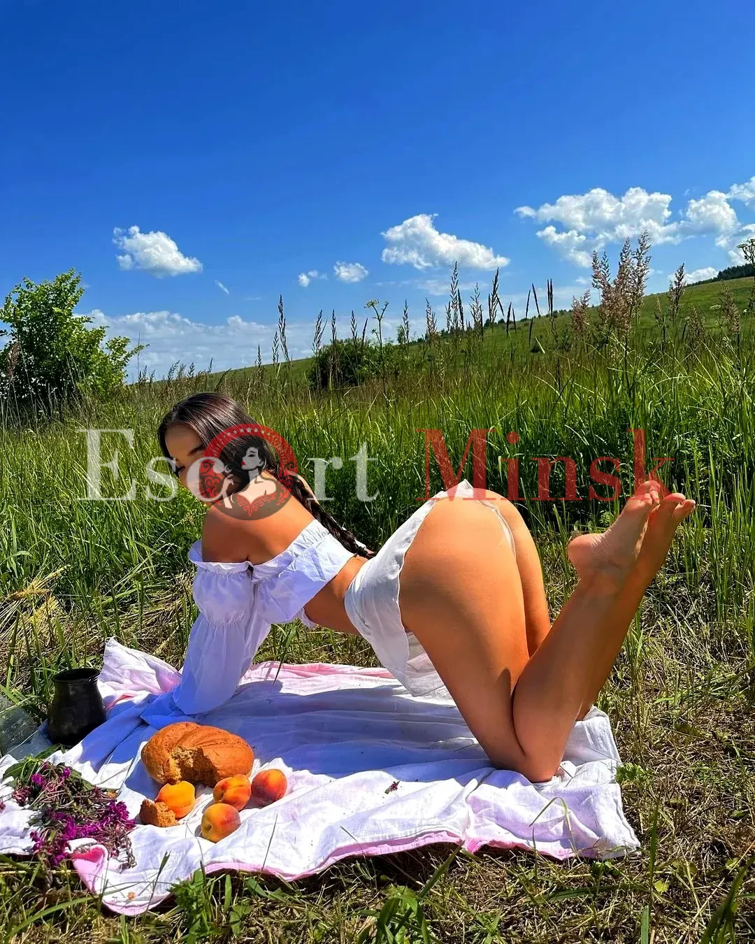  Элитная проститутка Минска — 18 лет, грудь 4 размера, рост 159, вес 48