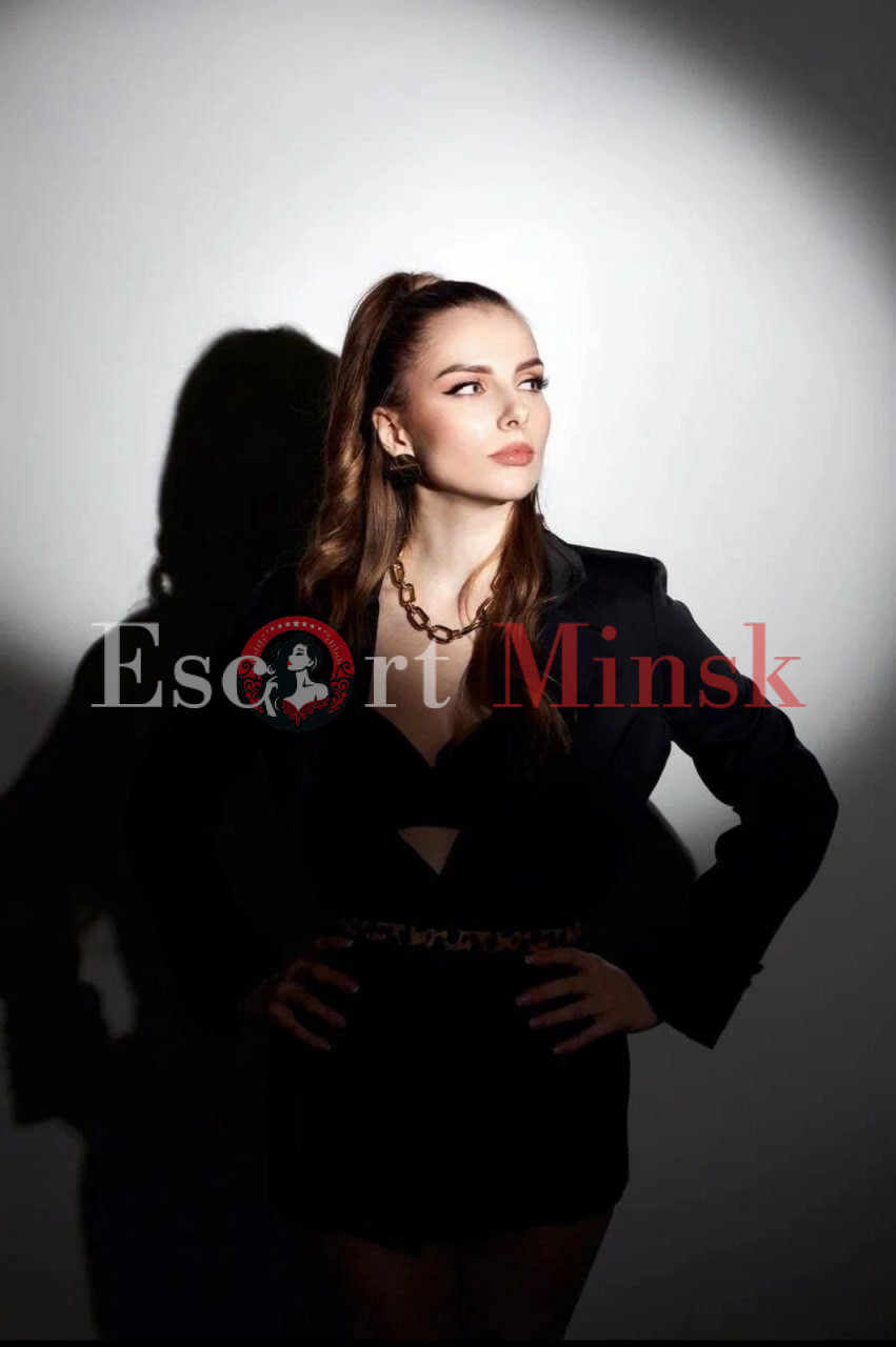  Элитная проститутка Минска — 25 лет, грудь 3 размера, рост 170, вес 55