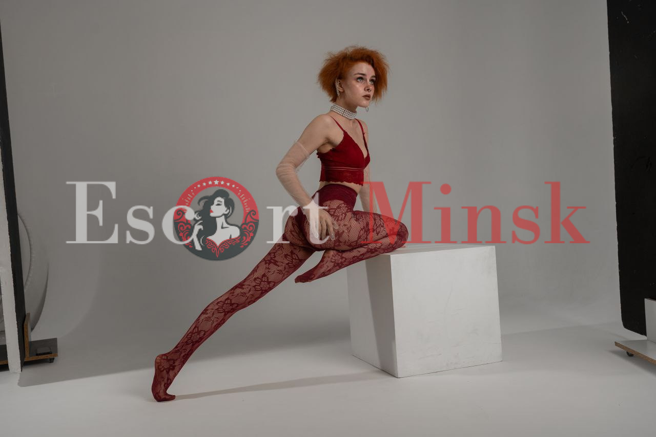  Элитная проститутка Минска — 18 лет, грудь 2 размера, рост 170, вес 42