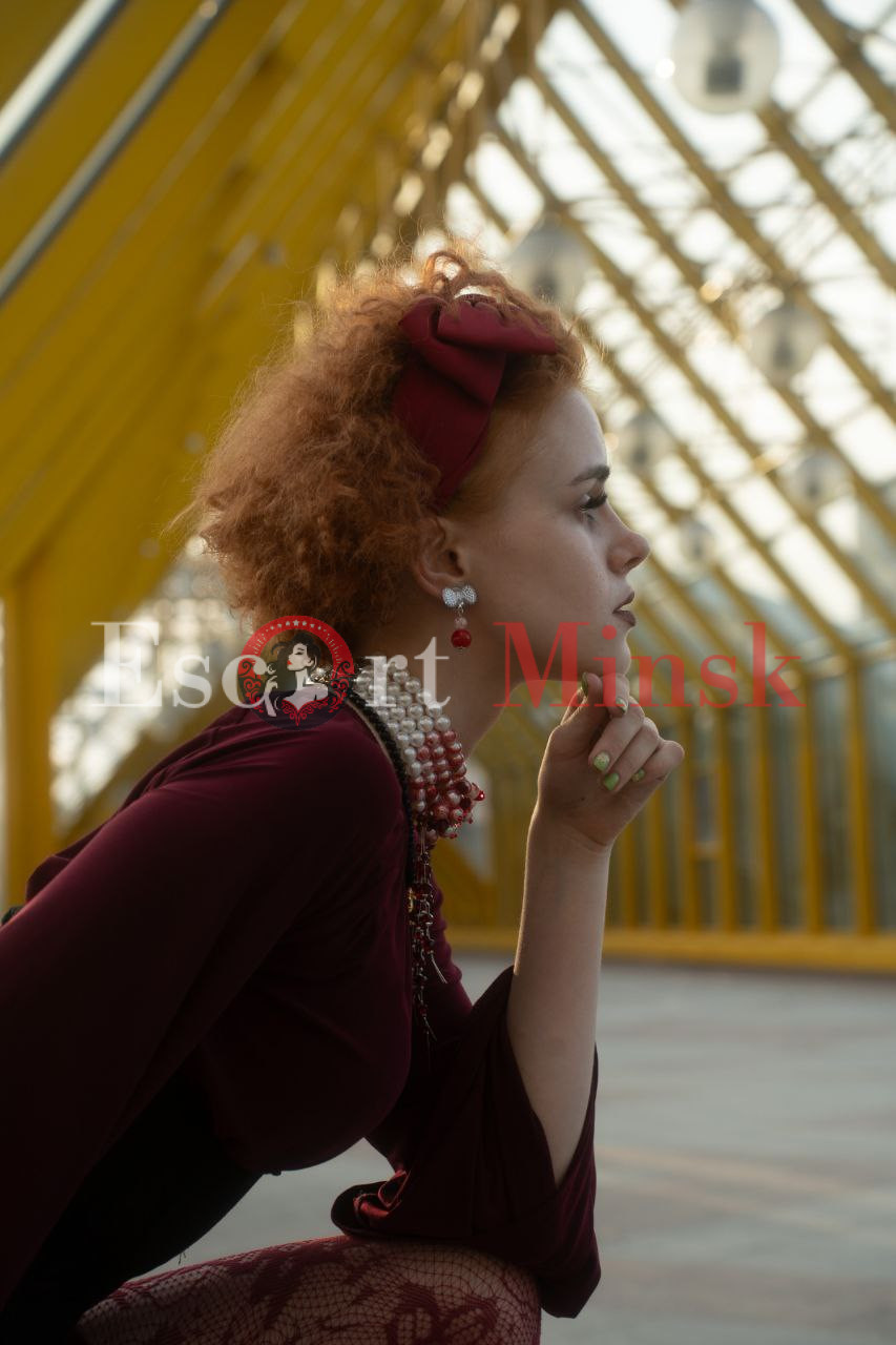  Элитная проститутка Минска — 18 лет, грудь 2 размера, рост 170, вес 42
