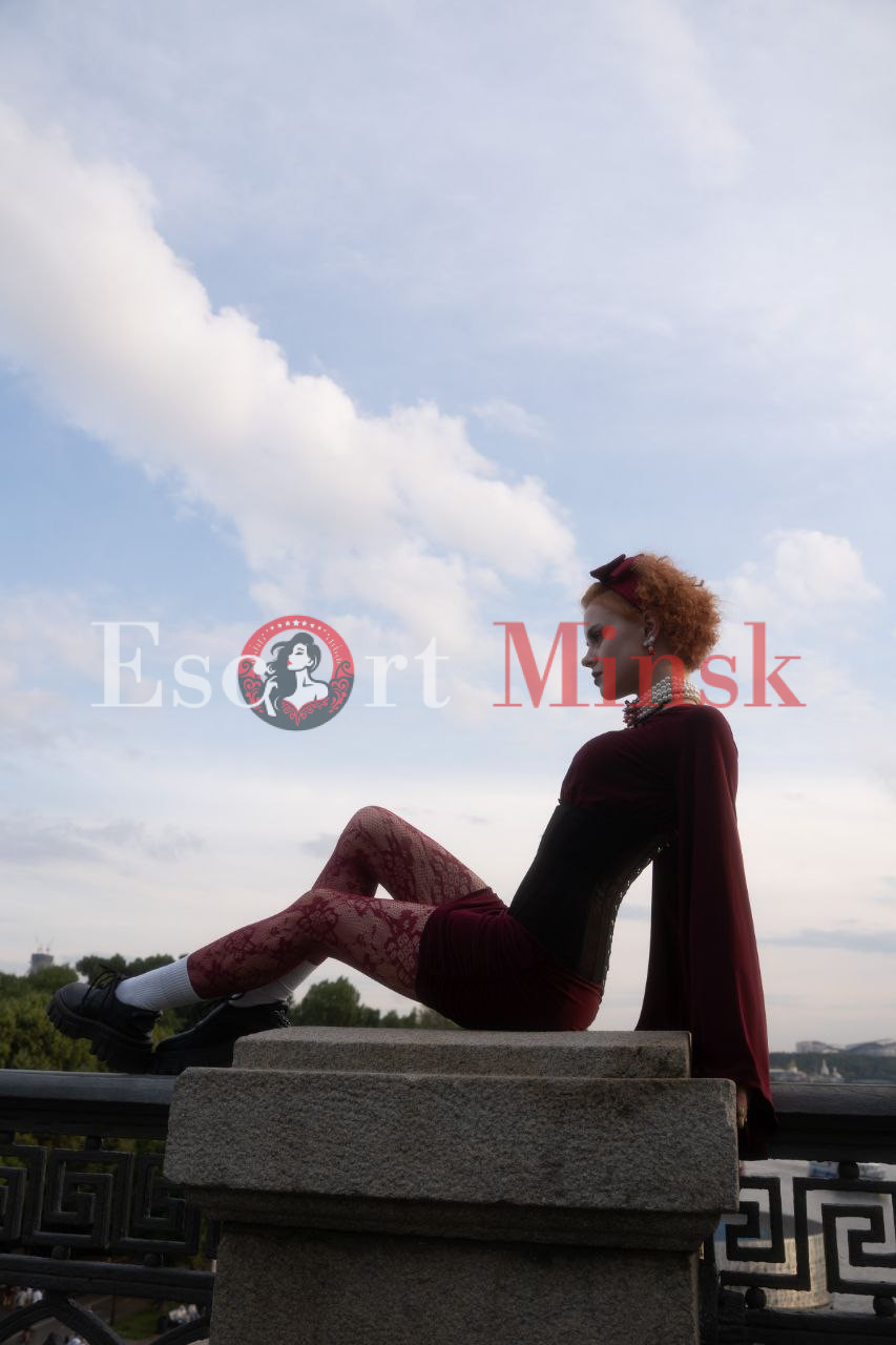  Элитная проститутка Минска — 18 лет, грудь 2 размера, рост 170, вес 42
