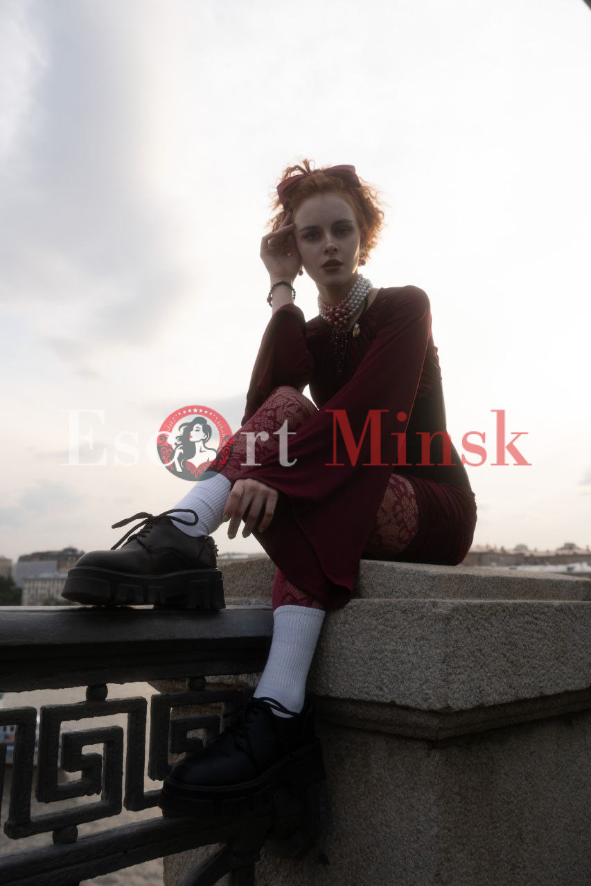  Элитная проститутка Минска — 18 лет, грудь 2 размера, рост 170, вес 42