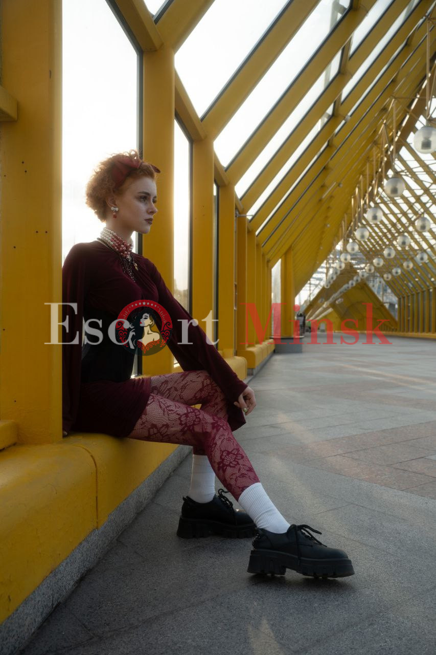  Элитная проститутка Минска — 18 лет, грудь 2 размера, рост 170, вес 42
