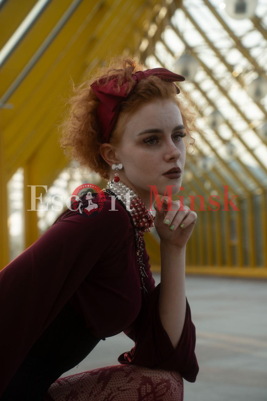  Элитная проститутка Минска — 18 лет, грудь 2 размера, рост 170, вес 42