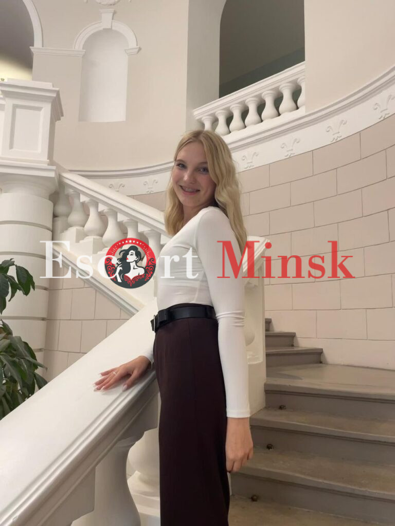 Эля Элитная проститутка Минска — 18 лет, грудь 1.5 размера, рост 168, вес 58