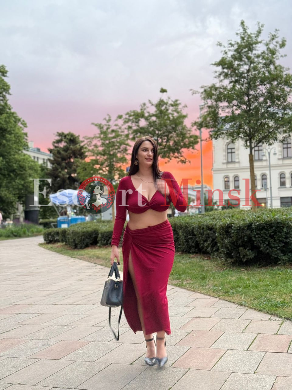  Элитная проститутка Минска — 25 лет, грудь 4 размера, рост 168, вес 65