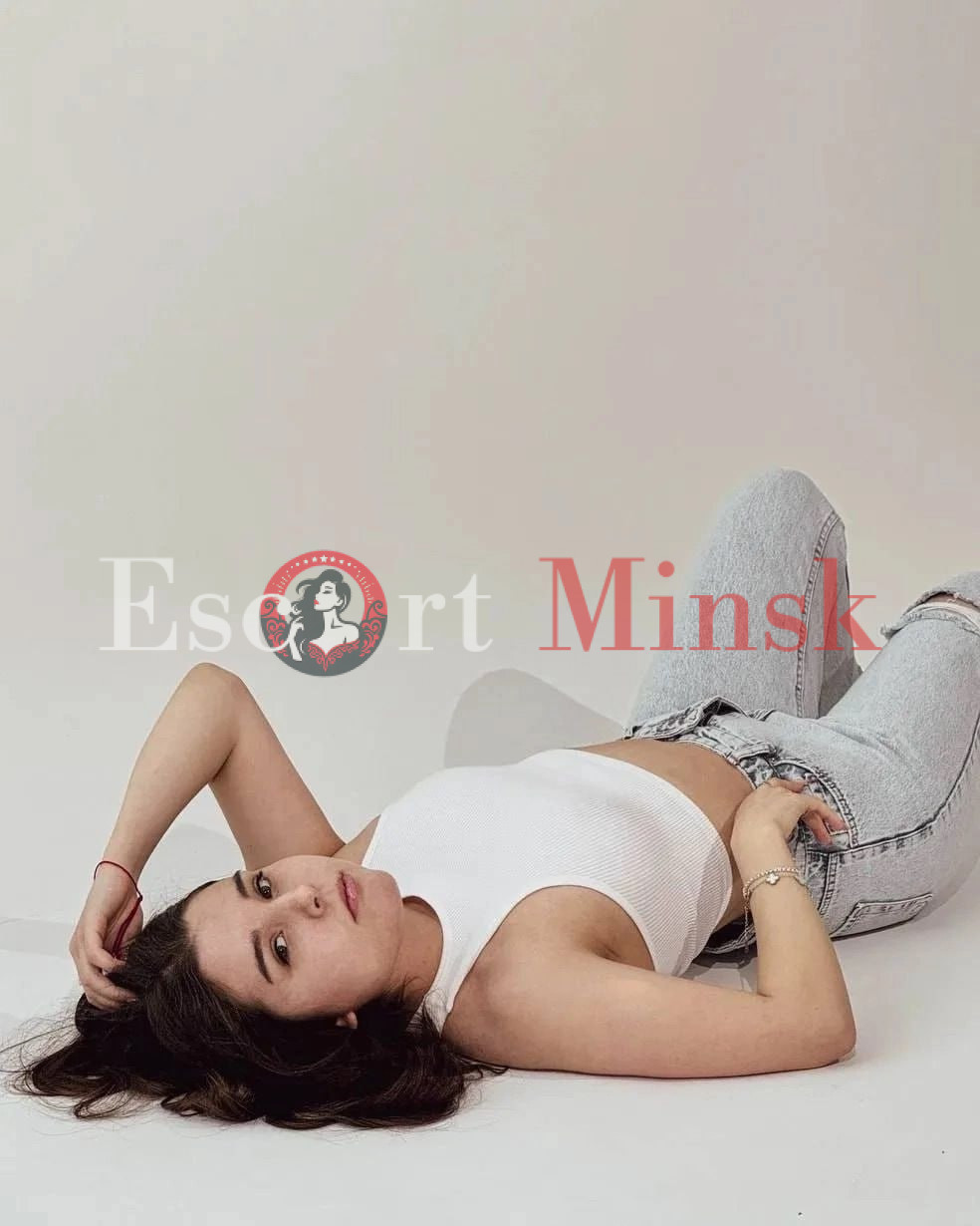  Элитная проститутка Минска — 18 лет, грудь 2 размера, рост 160, вес 55