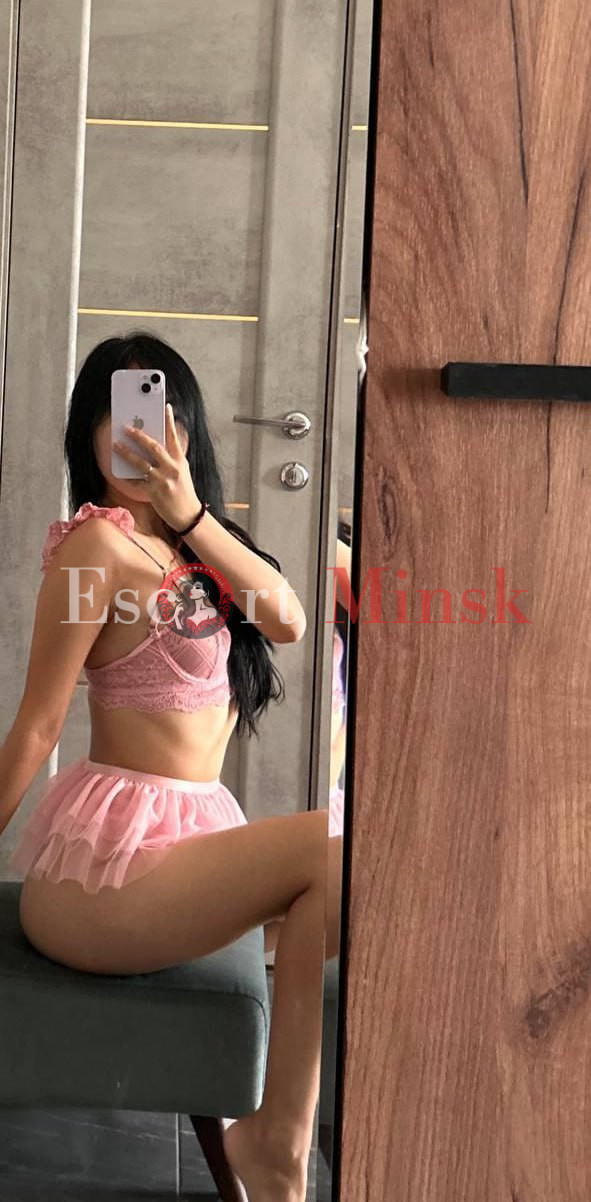  Элитная проститутка Минска — 21 год, грудь 1 размера, рост 161, вес 49