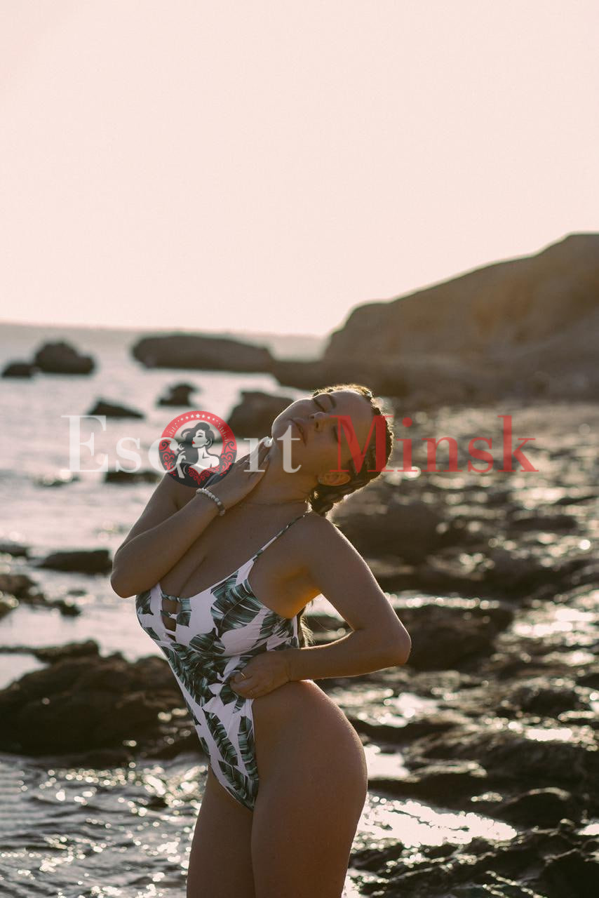  Элитная проститутка Минска — 29 лет, грудь 4 размера, рост 156, вес 53
