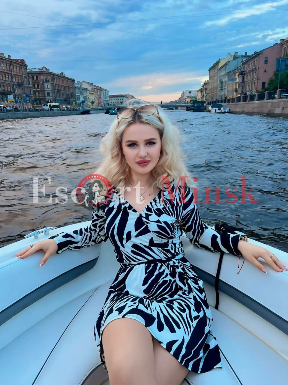  Элитная проститутка Минска — 21 год, грудь 2 размера, рост 162, вес 52