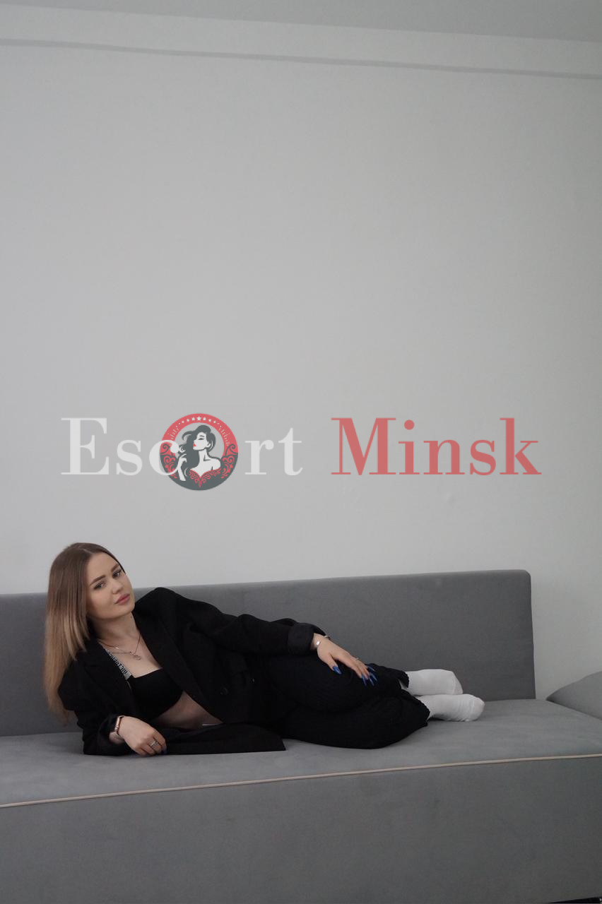  Элитная проститутка Минска — 21 год, грудь 2 размера, рост 162, вес 52