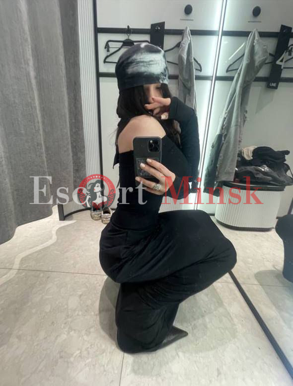  Элитная проститутка Минска — 19 лет, грудь 1 размера, рост 159, вес 45
