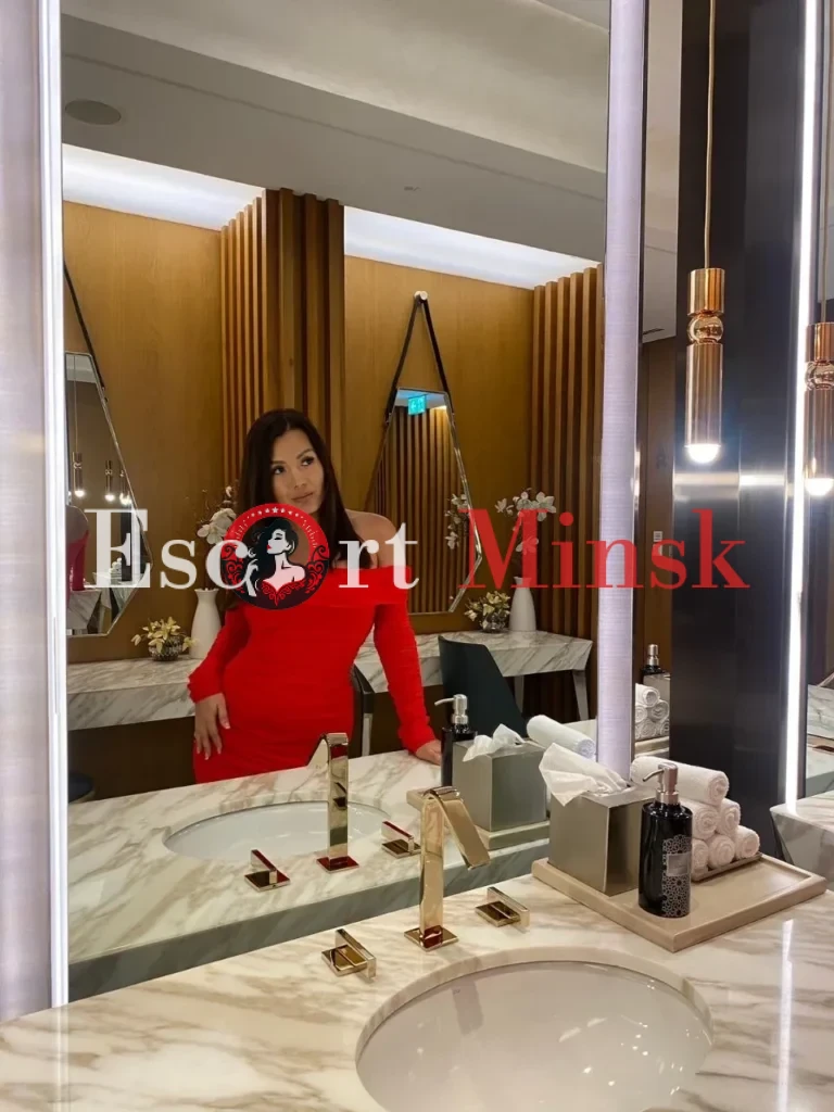 Сальма Элитная проститутка Минска — 35 лет, грудь 4 размера, рост 170, вес 68