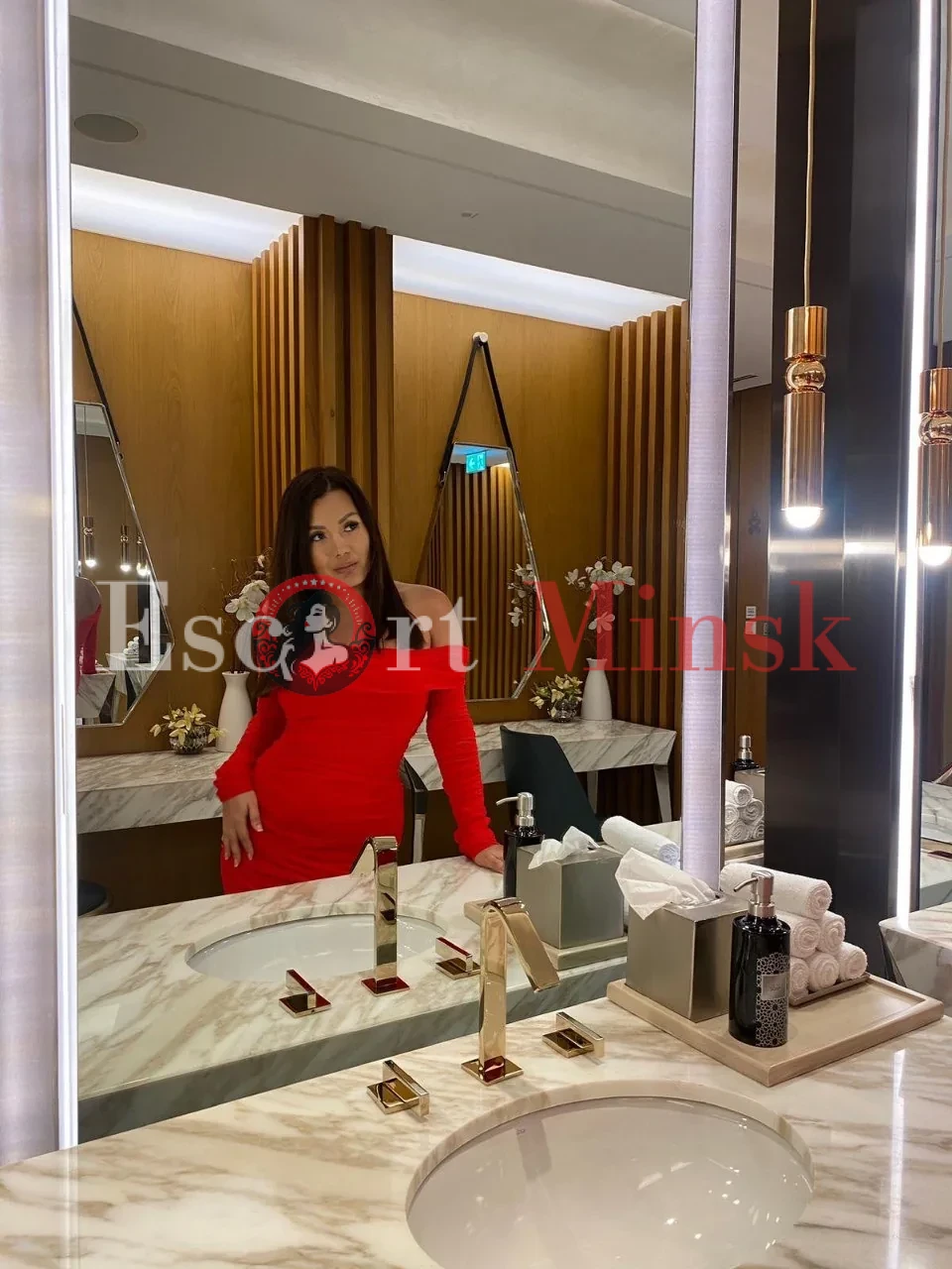  Элитная проститутка Минска — 35 лет, грудь 4 размера, рост 170, вес 68