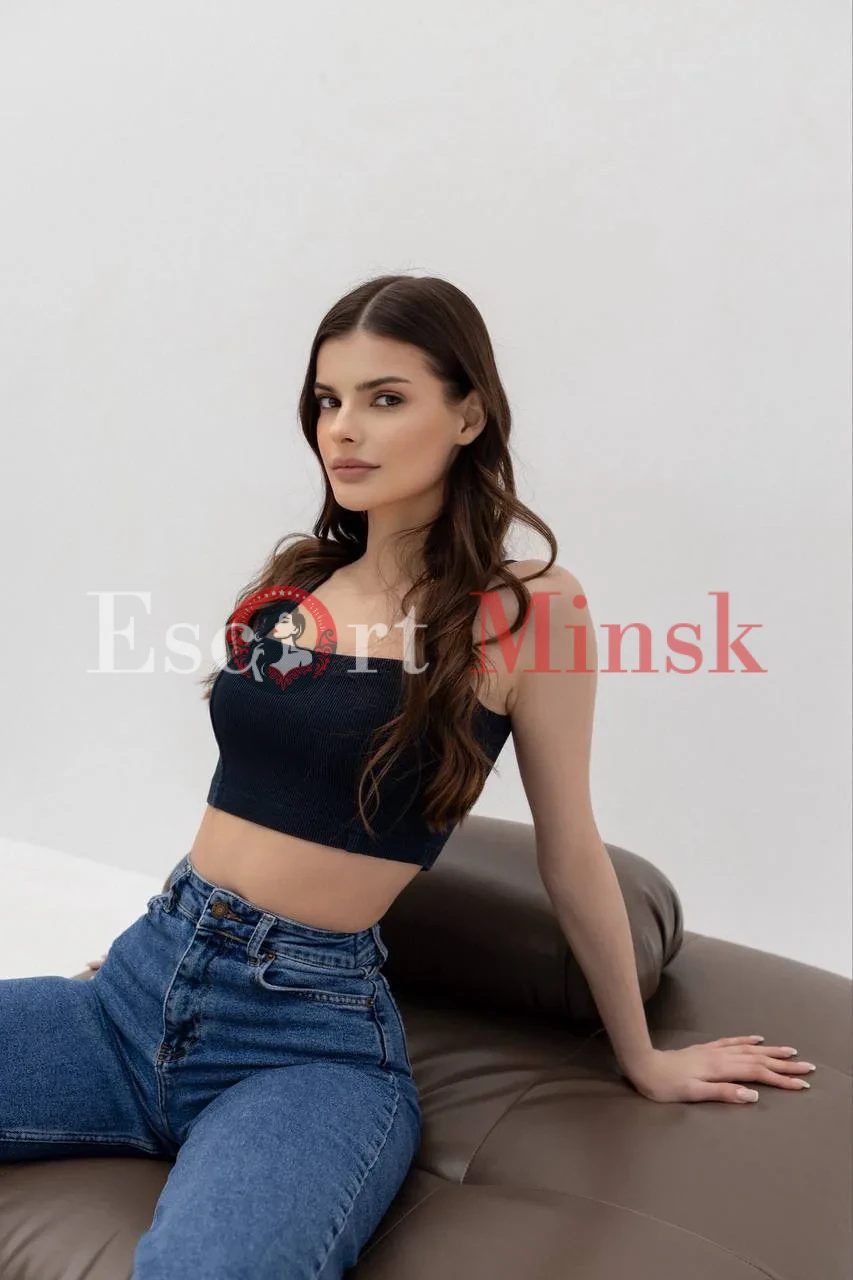  Элитная проститутка Минска — 19 лет, грудь 2 размера, рост 171, вес 52