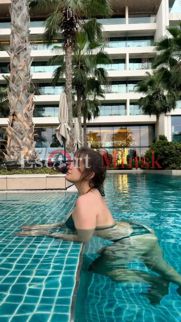 Ирина Элитная проститутка Минска — 28 лет, грудь 4 размера, рост 175, вес 63