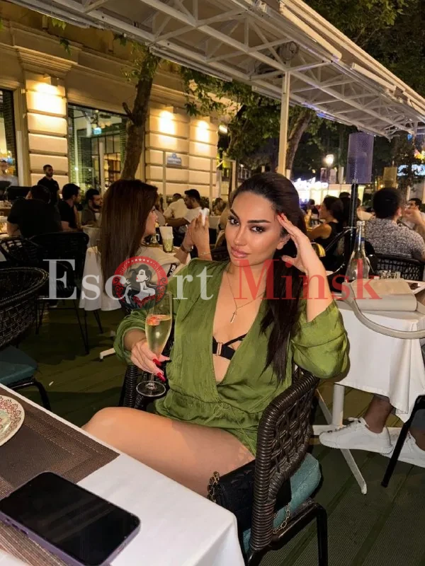  Элитная проститутка Минска — 29 лет, грудь 3 размера, рост 165, вес 54