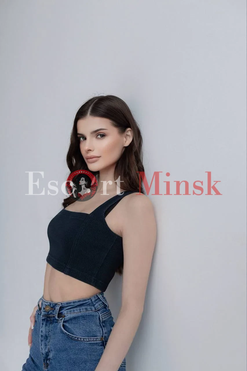  Элитная проститутка Минска — 19 лет, грудь 2 размера, рост 171, вес 52