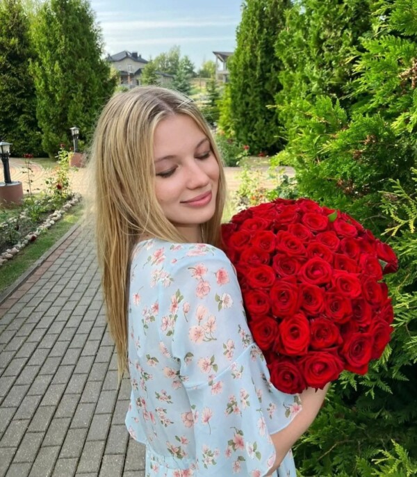Даша Элитная проститутка Минска — 23 года, грудь 3 размера, рост 168, вес 56