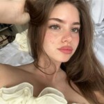 Миниатюра фото Карина