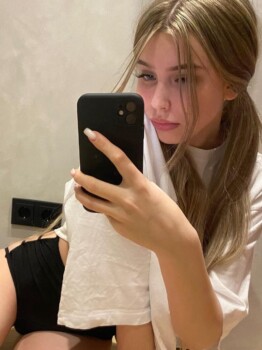 Эль Элитная проститутка Минска — 23 года, грудь 3 размера, рост 170, вес 50