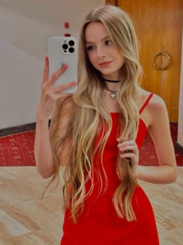 Карина Элитная проститутка Минска — 22 года, грудь 2 размера, рост 169, вес 52