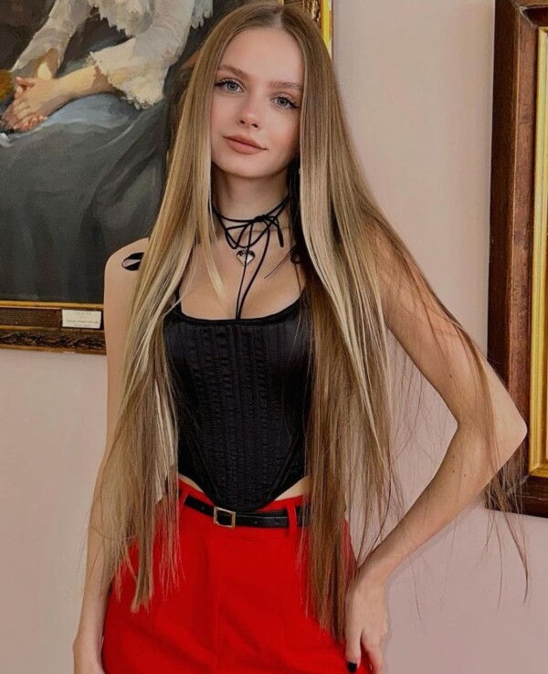 Карина Элитная проститутка Минска — 22 года, грудь 2 размера, рост 169, вес 52