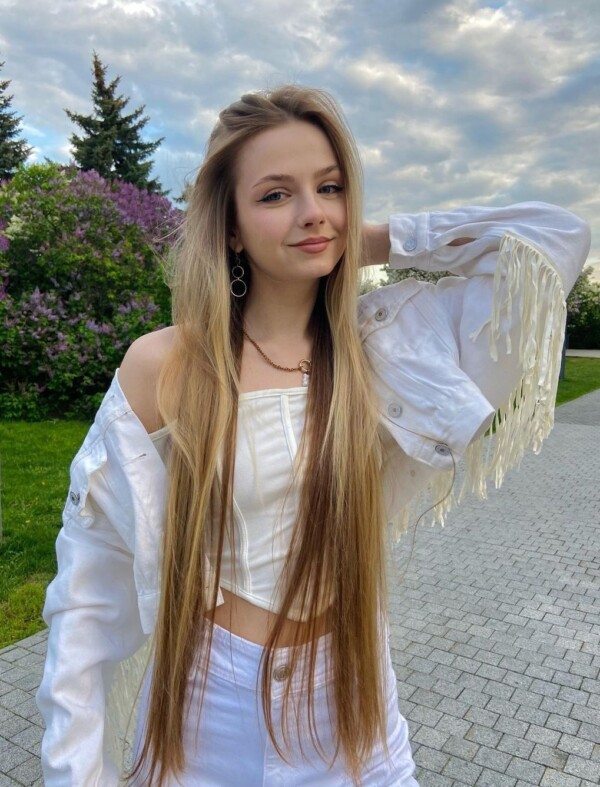 Карина Элитная проститутка Минска — 22 года, грудь 2 размера, рост 169, вес 52