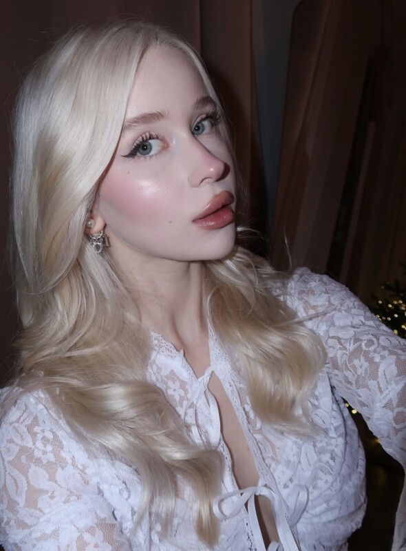 Лина Элитная проститутка Минска — 21 год, грудь 3 размера, рост 168, вес 55
