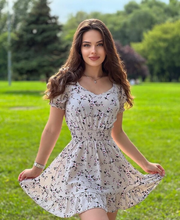 Элина Элитная проститутка Минска — 21 год, грудь 2 размера, рост 169, вес 53