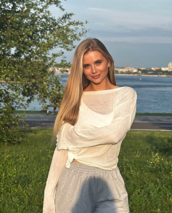 Белинда Элитная проститутка Минска — 32 года, грудь 4 размера, рост 169, вес 51
