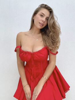 Лана Элитная проститутка Минска — 22 года, грудь 4 размера, рост 168, вес 53