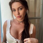 Миниатюра фото Карина